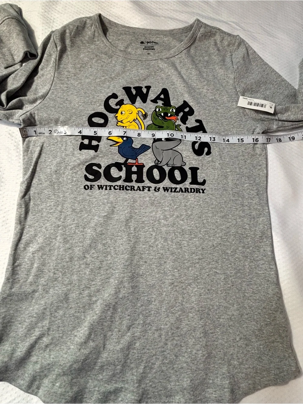 Amazon HARRY POTTER HOGWARTHS NWT Gray Long Sleeve Youth Jersey Size M